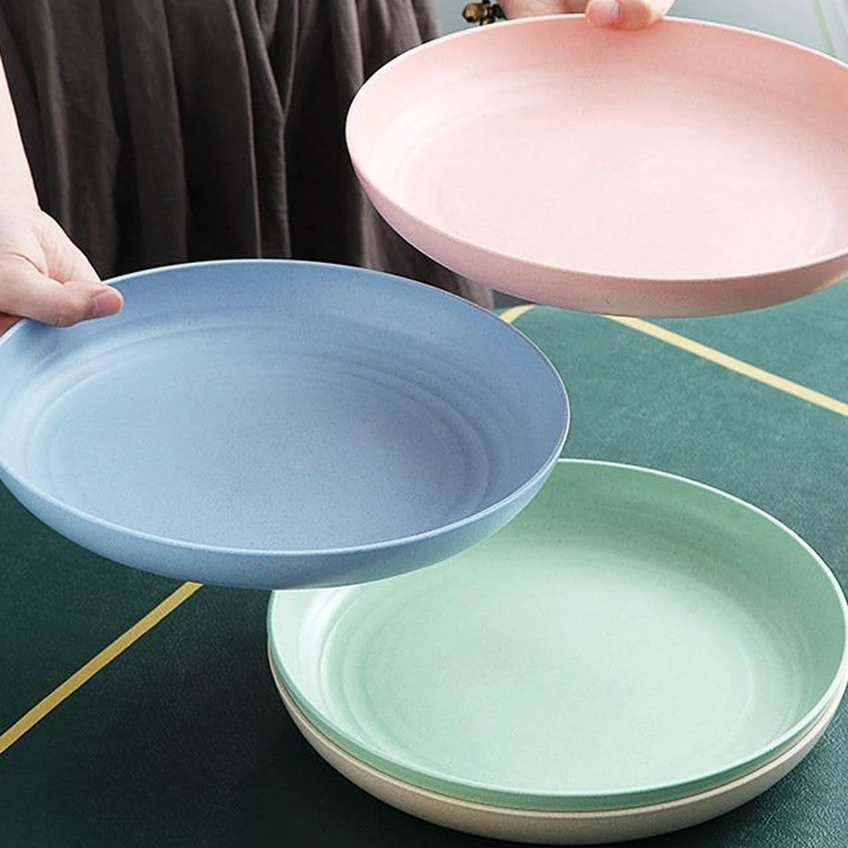 4-Piece Wheat Straw Dinner Plate Set